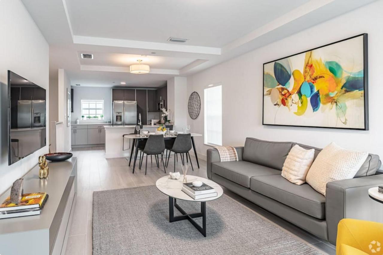 Dahlia - The Designer Townhome Лейк Уърт Екстериор снимка