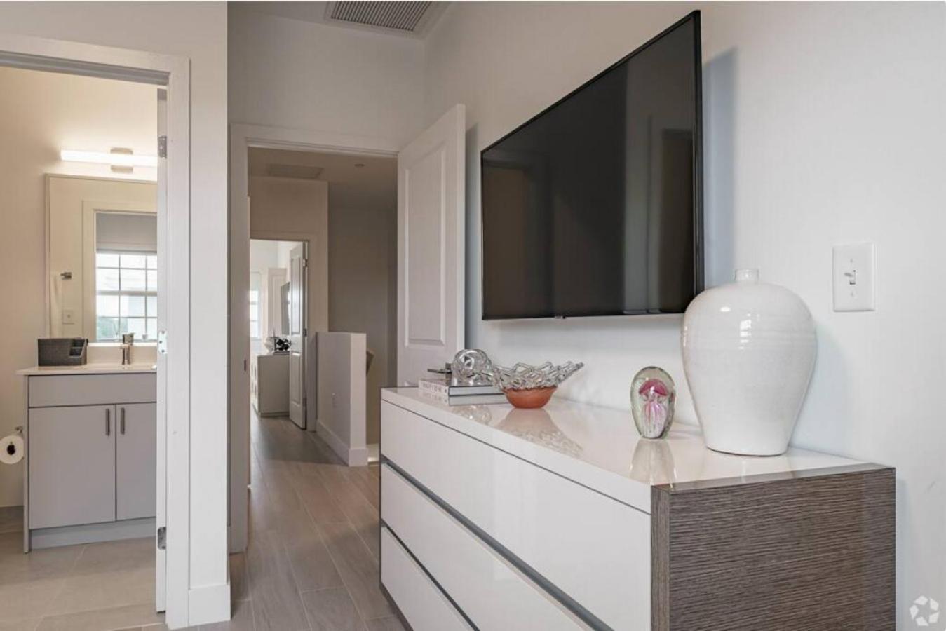 Dahlia - The Designer Townhome Лейк Уърт Екстериор снимка